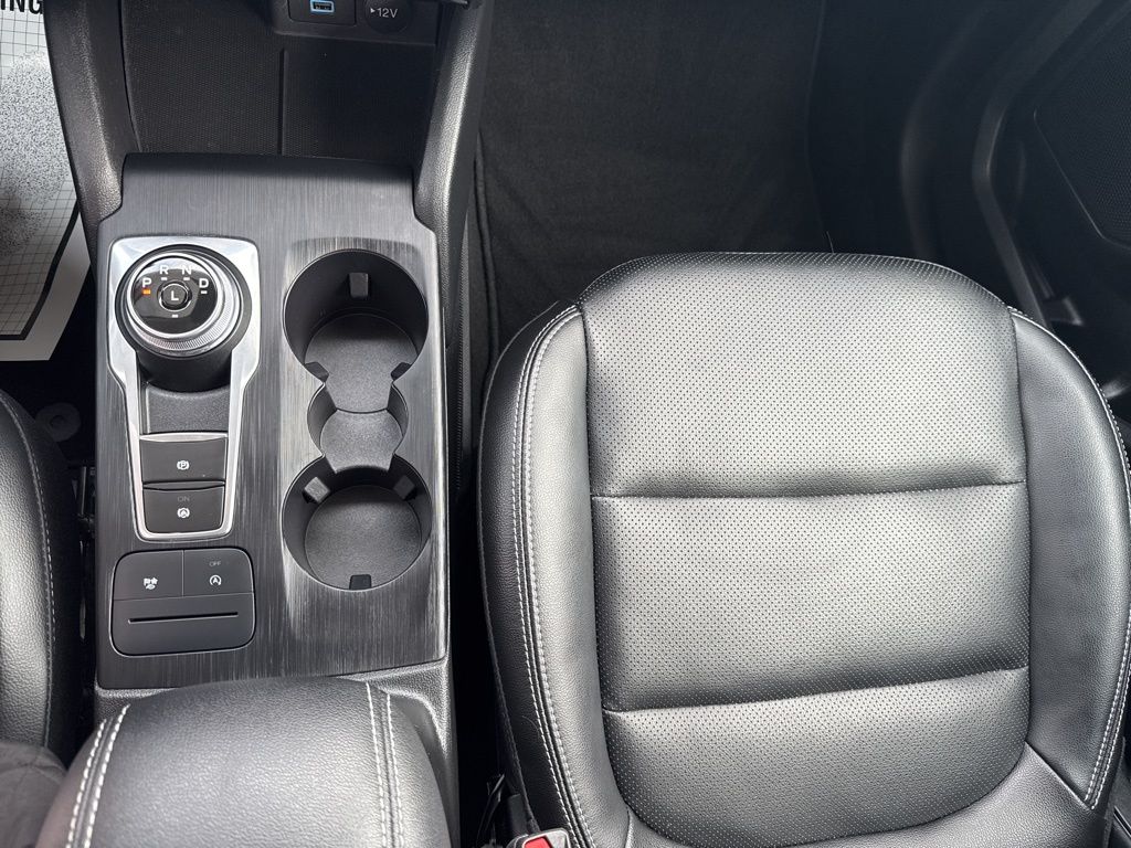 2022 Ford Escape SEL photo 4