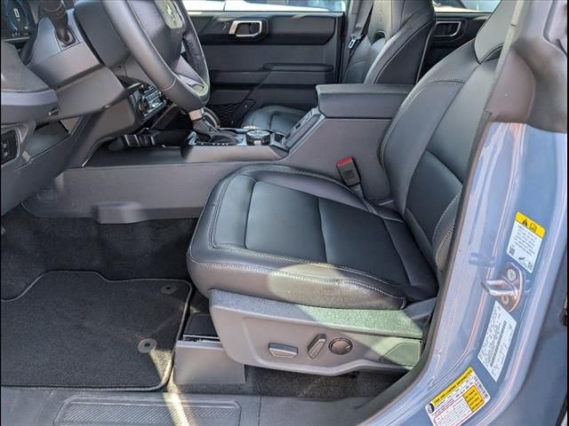 New 2025 Azure Gray Metallic Tri-Coat Ford Badlands image 7