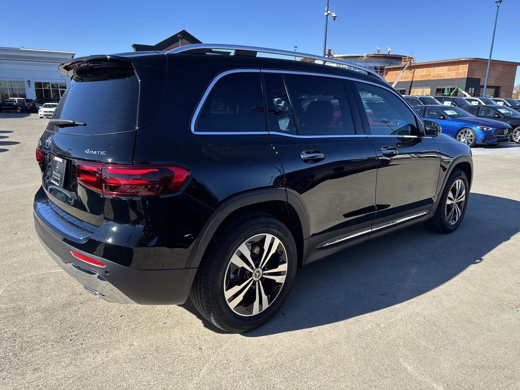 2026 Mercedes Benz GLB 250 4MATIC photo 4