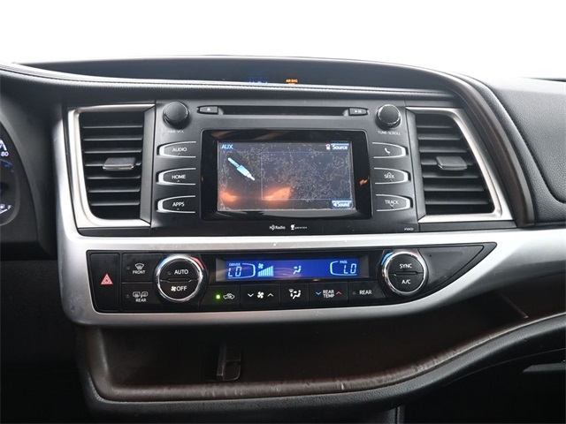 2015 Toyota Highlander LE photo 4