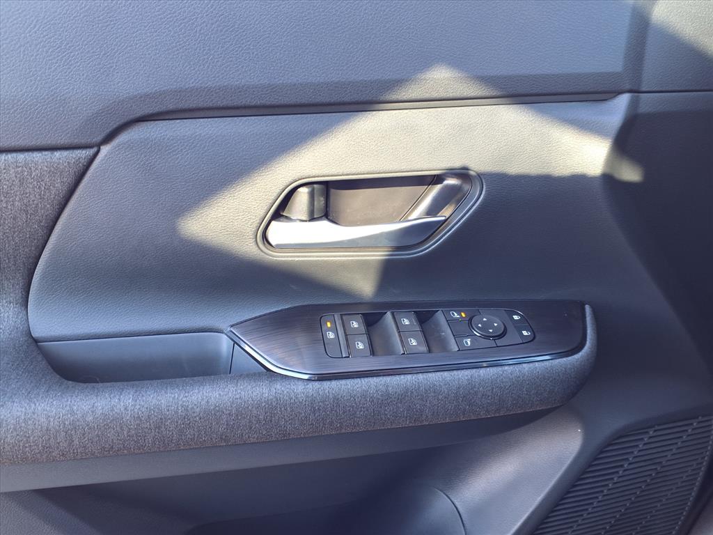 2026 Nissan Kicks SV photo 3