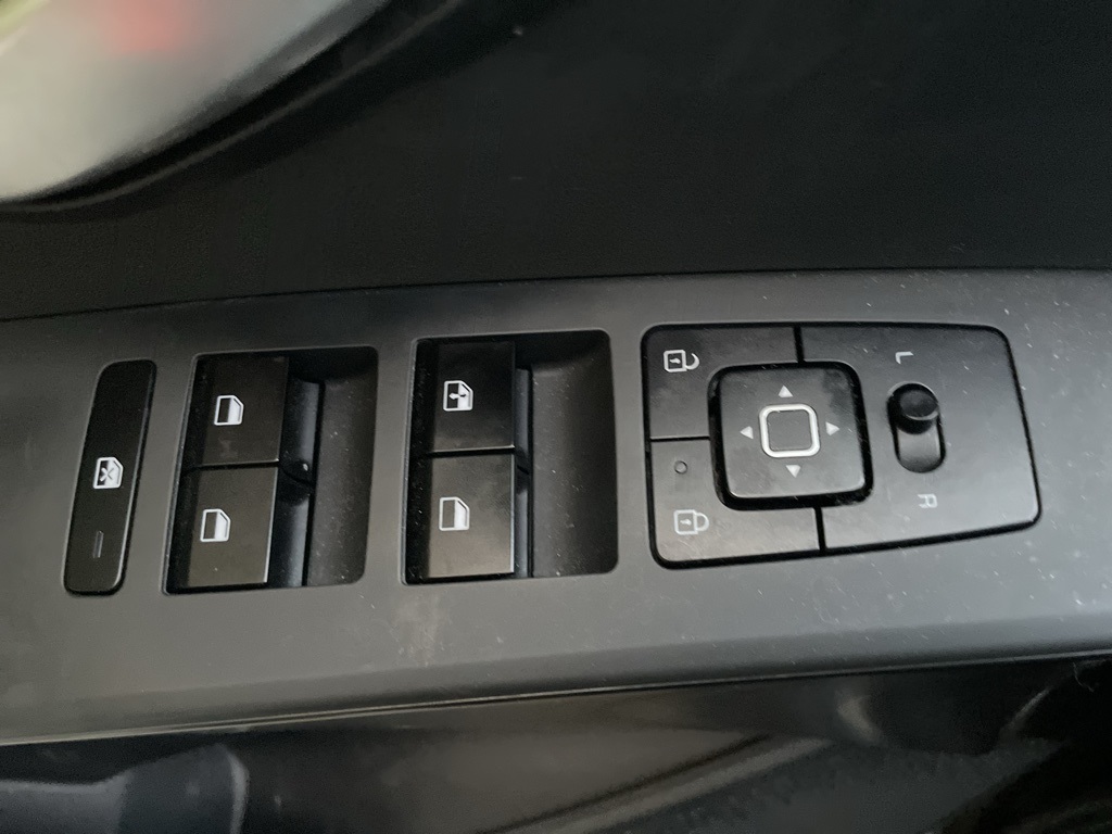2023 Kia Niro LX photo 10
