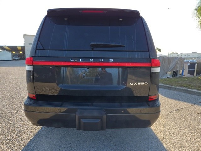 2024 Lexus GX 550 Luxury photo 3