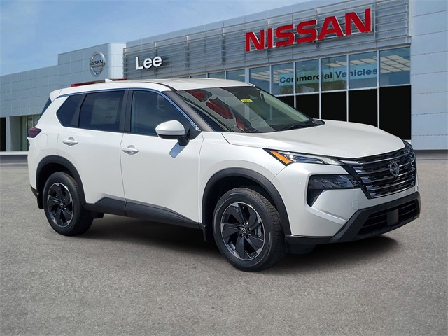 2026 Nissan Rogue SV's photo