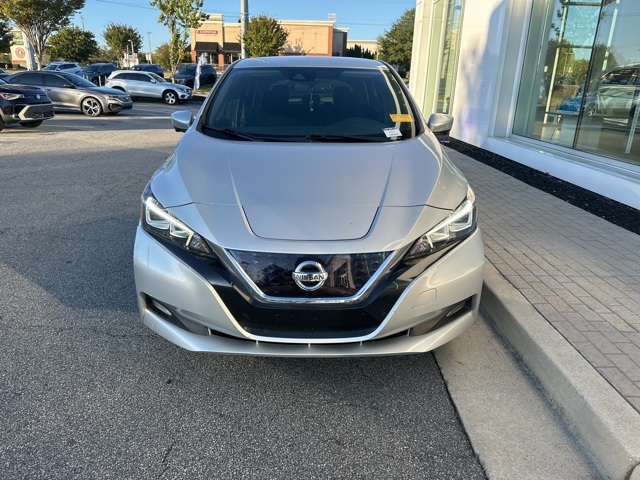 2020 Nissan Leaf SV photo 2