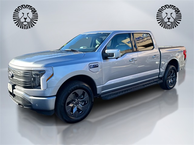2024 Ford F-150 Lightning Lariat's photo