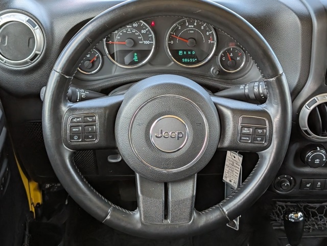 2015 Jeep Wrangler Unlimited Sahara photo 15