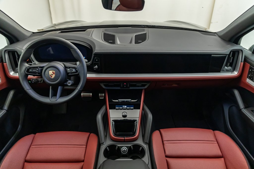 2024 Porsche Cayenne S photo 17