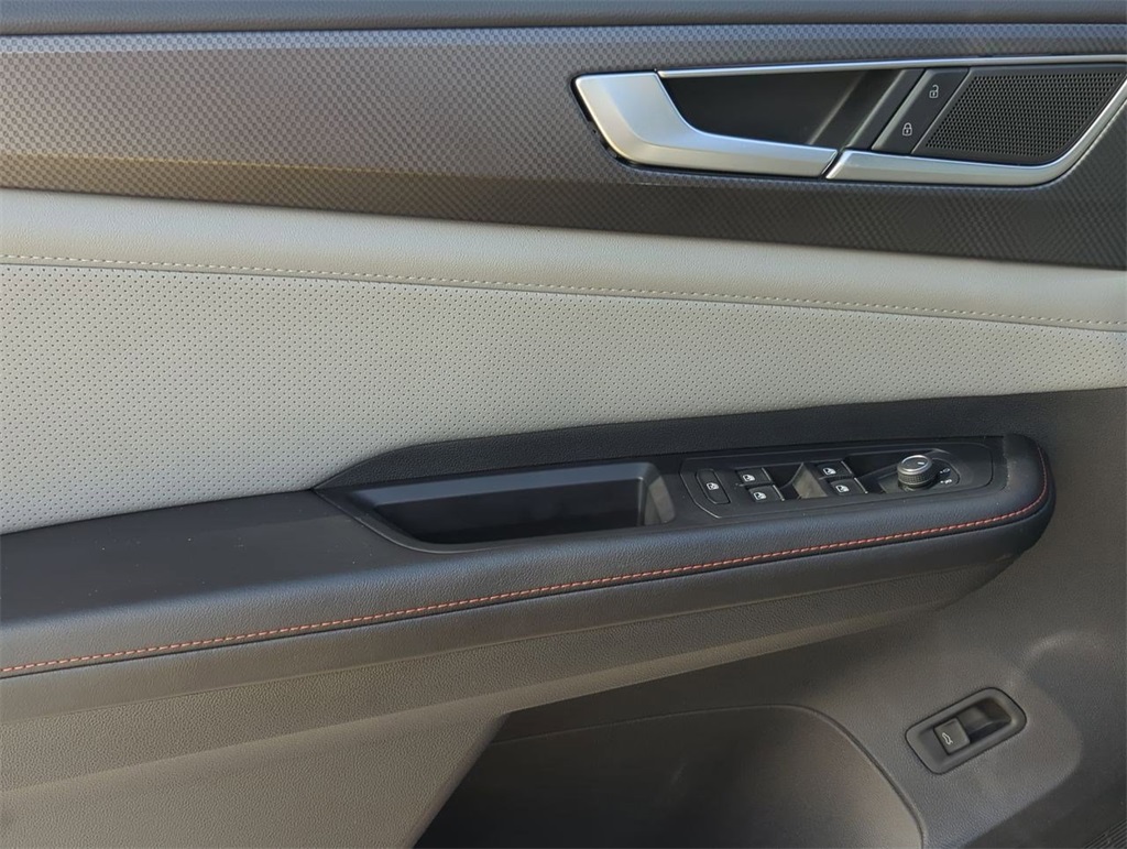2024 Volkswagen Atlas Peak Edition SEL photo 17