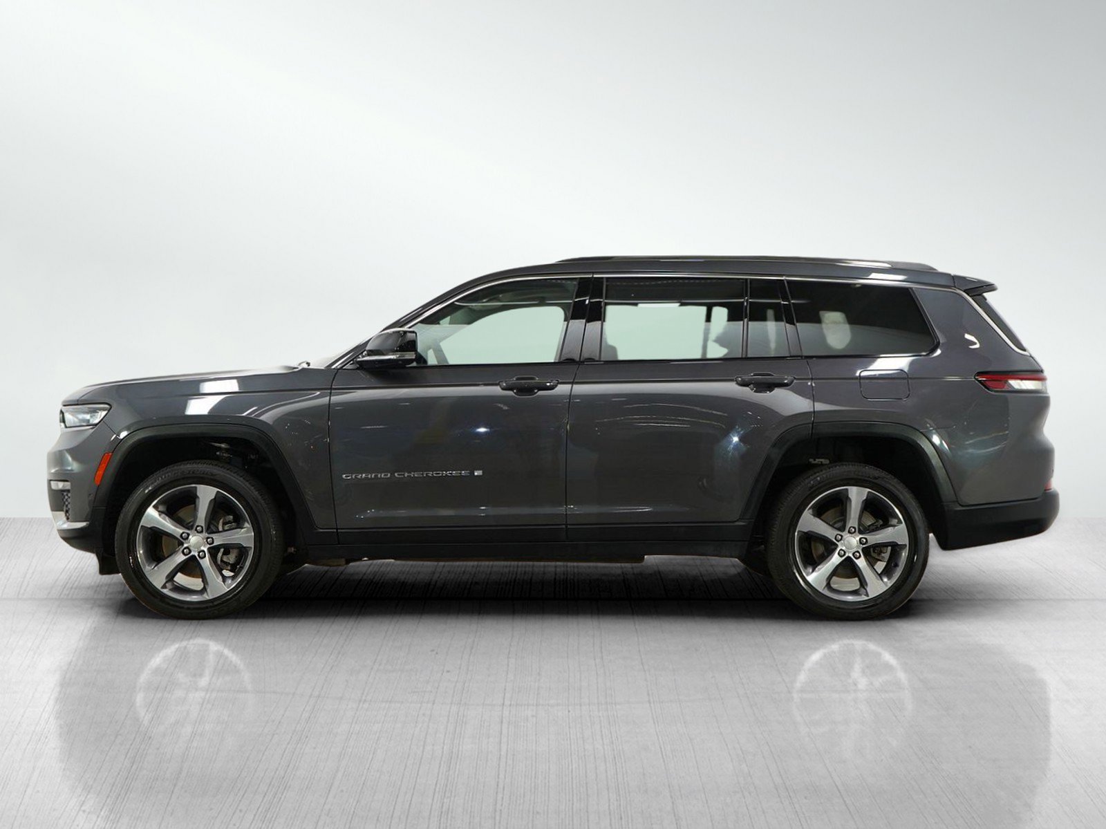 2023 Jeep Grand Cherokee Limited photo 2