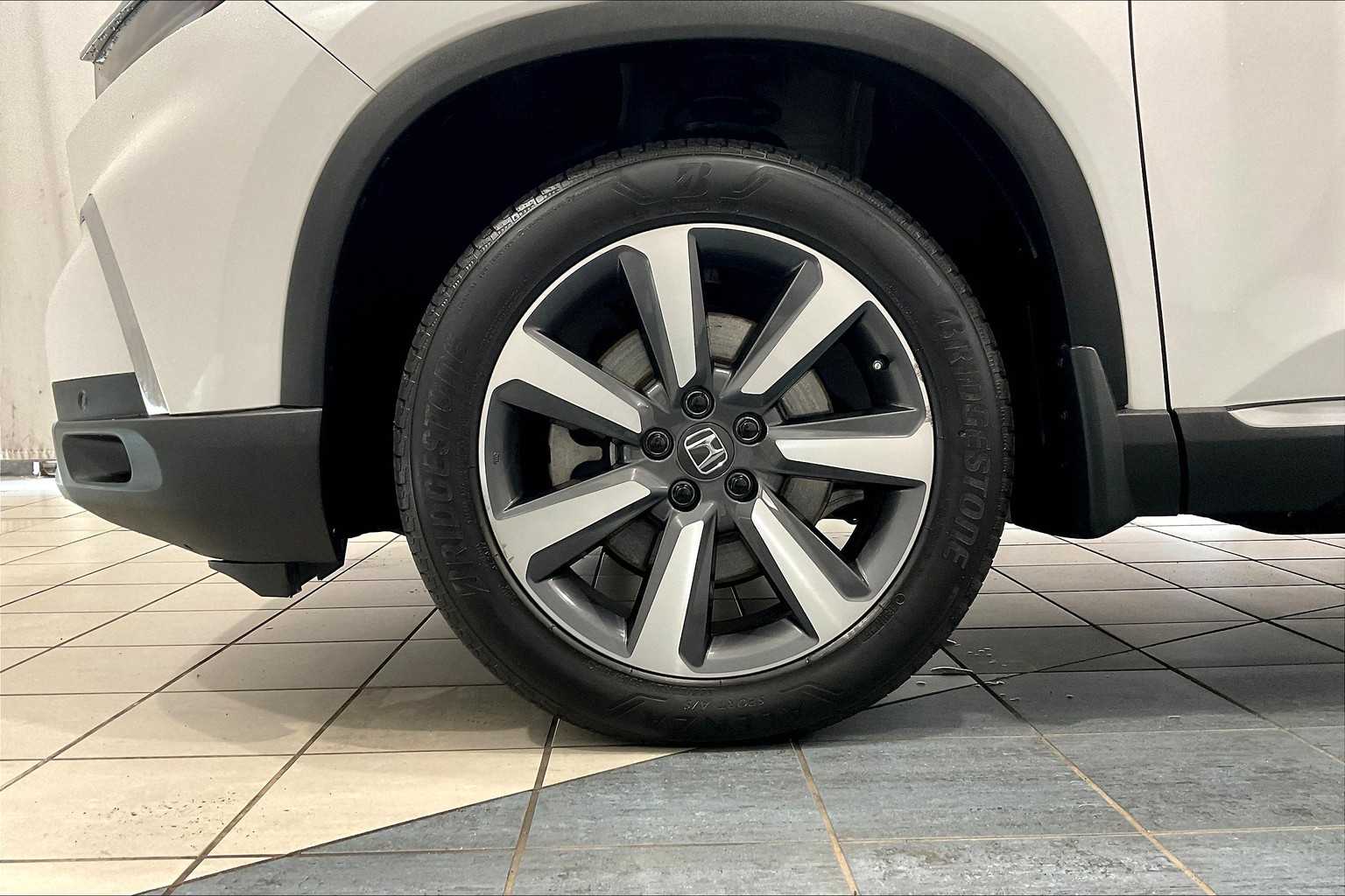 2023 Honda Pilot Touring photo 4