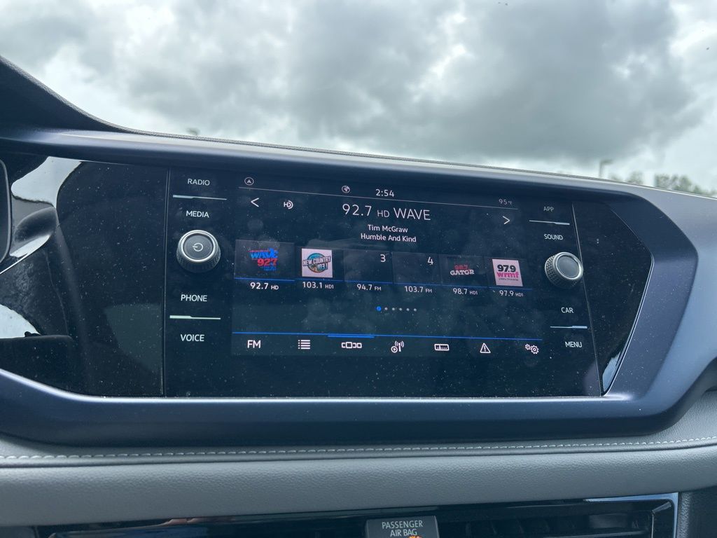 2024 Volkswagen Taos SE photo 26