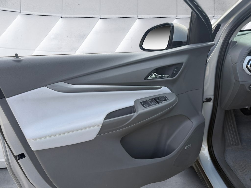 2022 Chevrolet Bolt EUV Premier photo 12