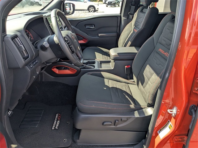 2025 Nissan Frontier PRO-4X photo 14