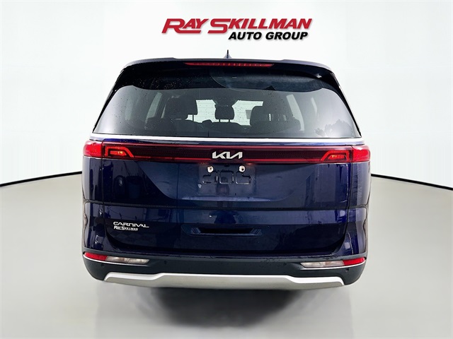 2024 Kia Carnival LX photo 6