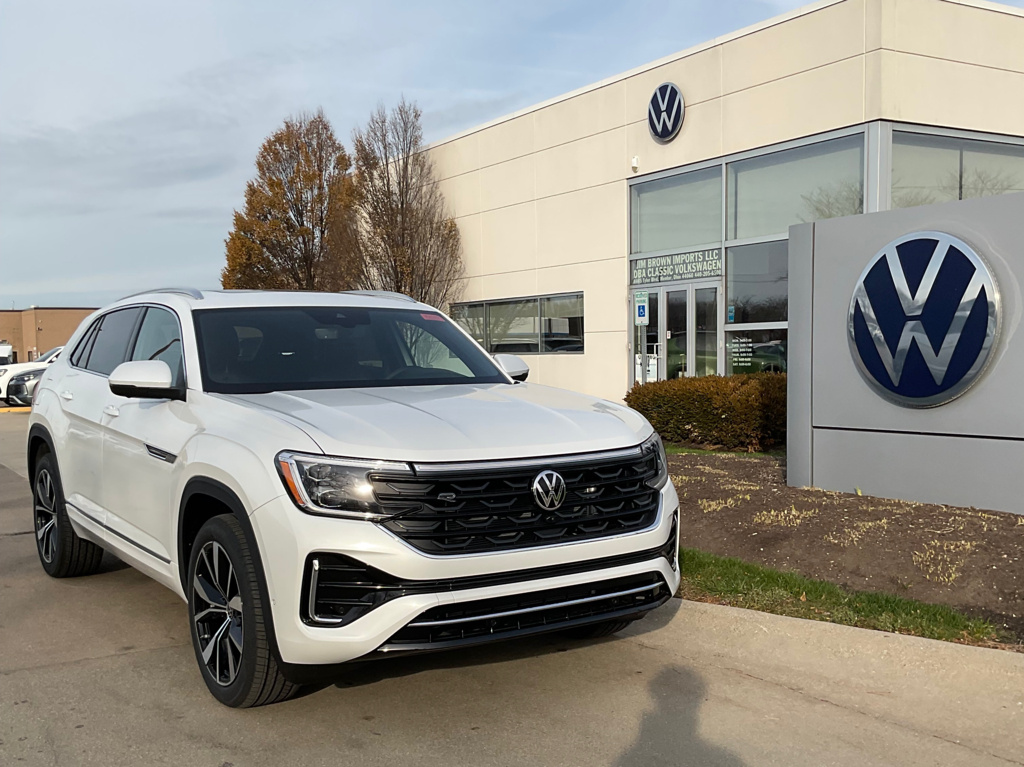 2026 Volkswagen Atlas Cross Sport SEL Premium R-LINE's photo