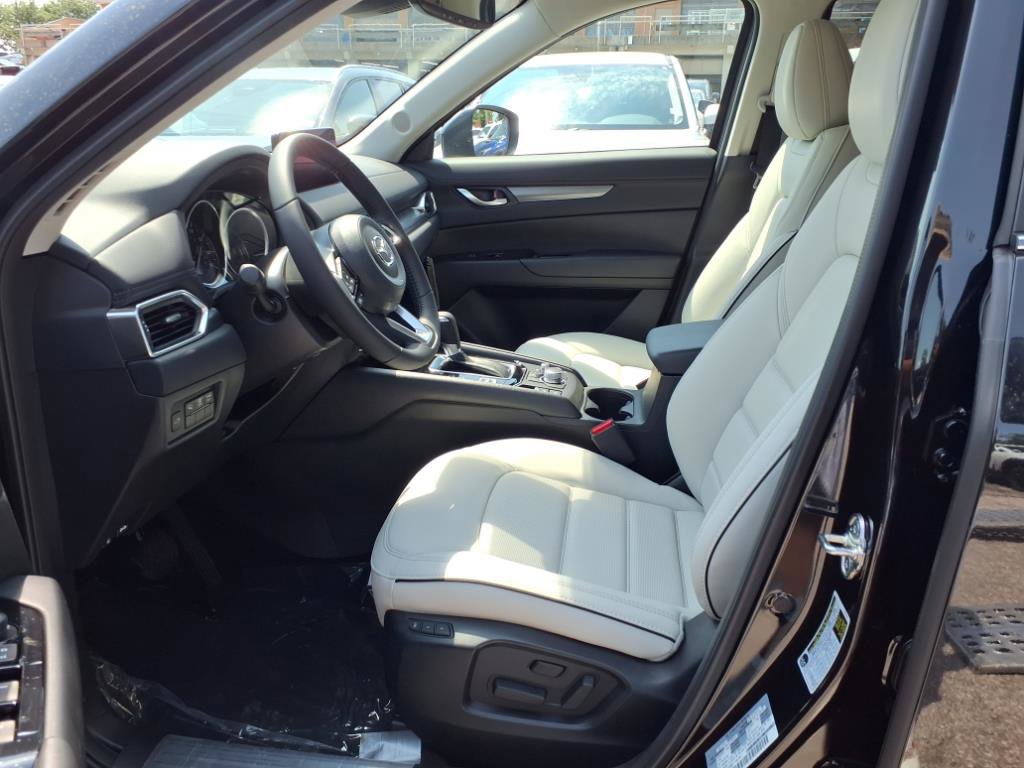 2025 Mazda CX-5 2.5 S Preferred photo 3