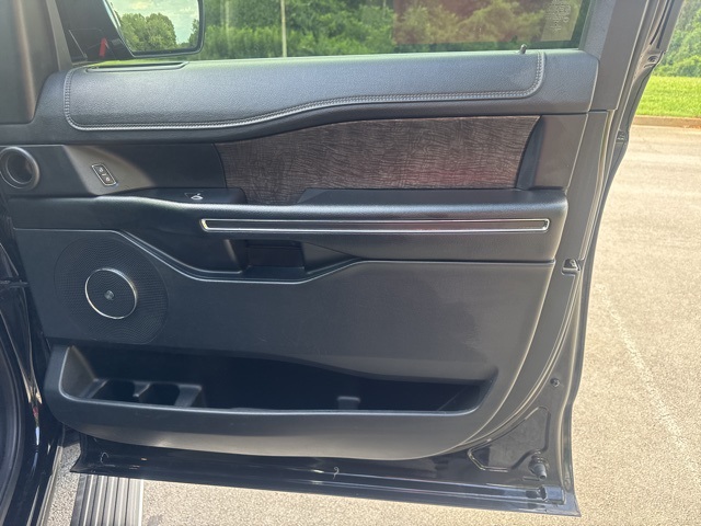 2021 Ford Expedition Limited photo 9