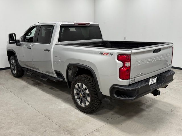 2022 Chevrolet Silverado 2500HD Custom photo 6