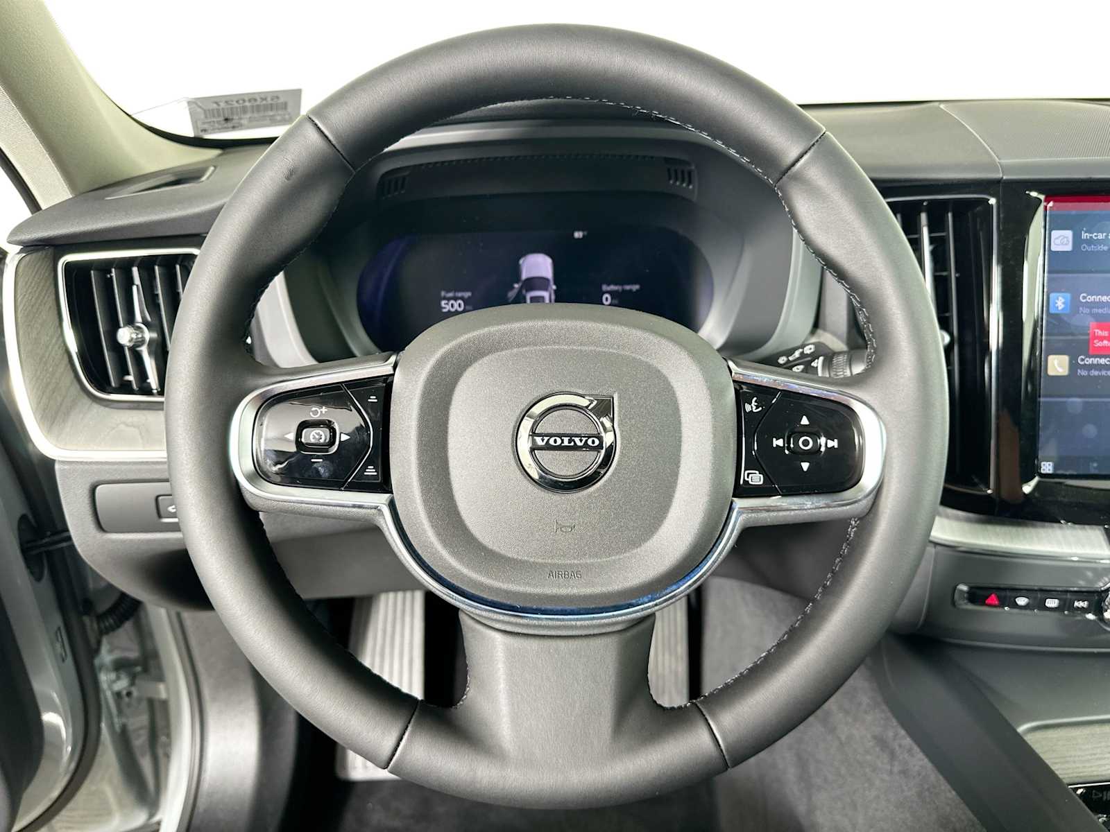 2025 Volvo XC60 T8 Plus photo 9
