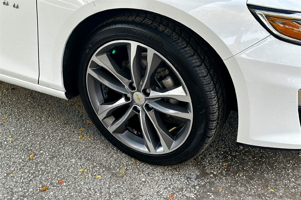 2025 Chevrolet Malibu 1LT photo 3
