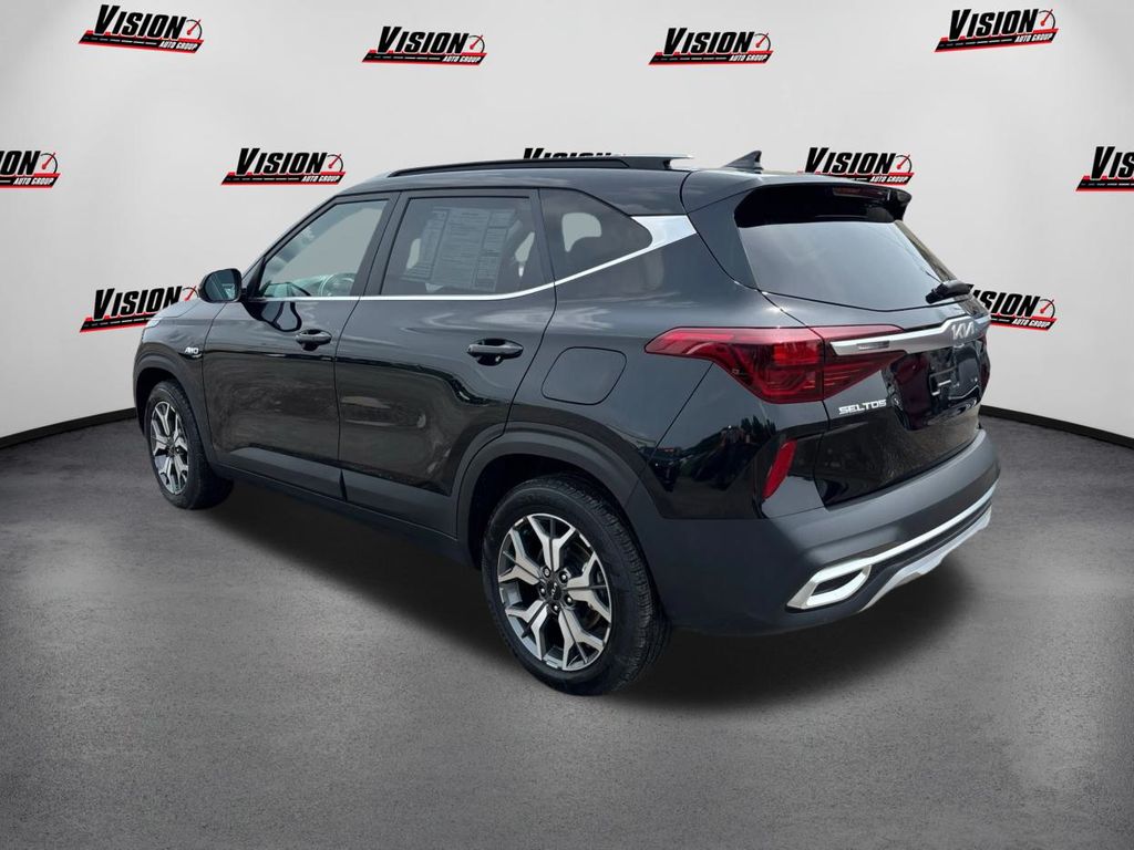 2023 Kia Seltos EX photo 3