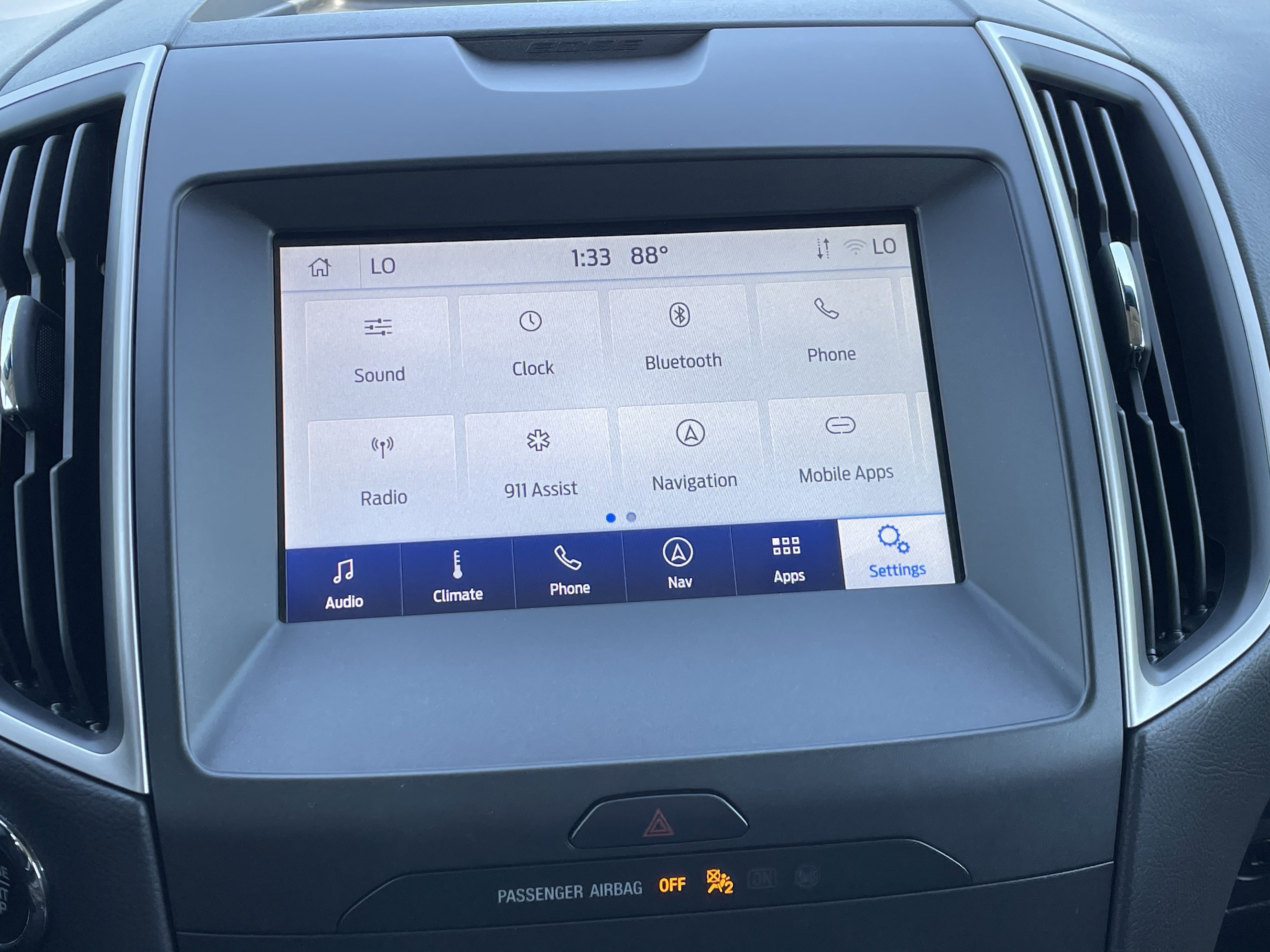 2020 Ford Edge SEL photo 3