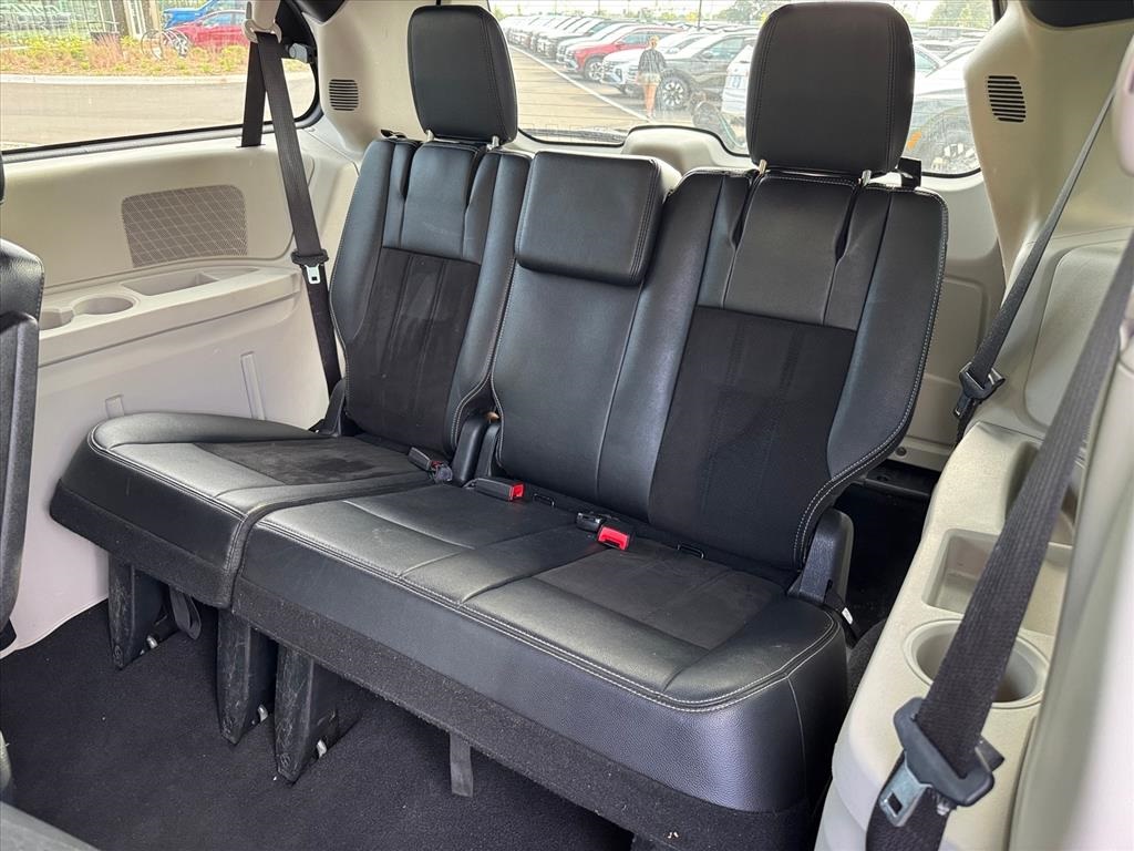 2020 Dodge Grand Caravan SXT photo 8
