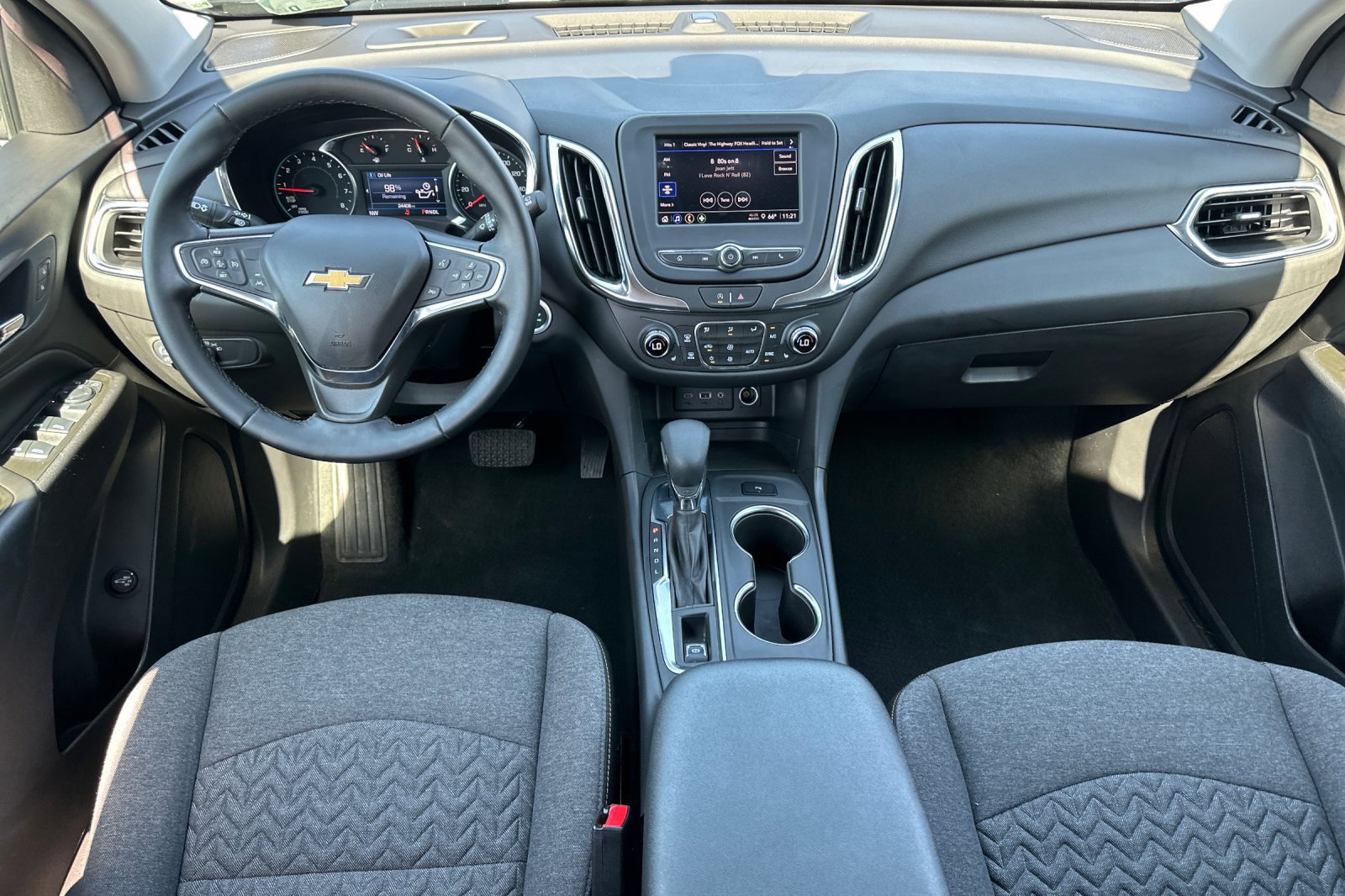 2024 Chevrolet Equinox LT photo 11