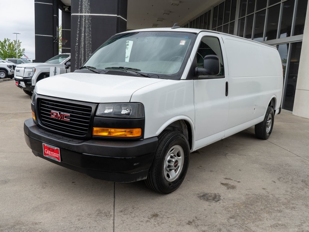 2023 Gmc Savana 2500 photo 3