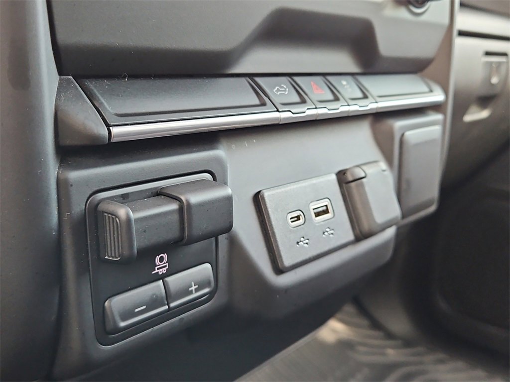 2023 Chevrolet Silverado 2500HD Custom photo 21