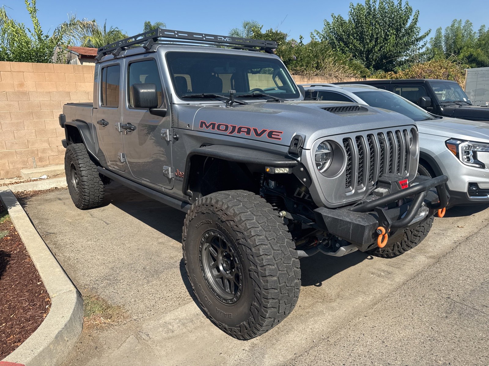 2021 Jeep Gladiator Mojave photo 2