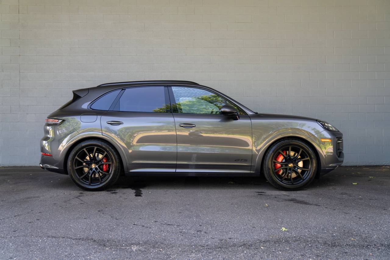 2025 Porsche Cayenne GTS photo 15