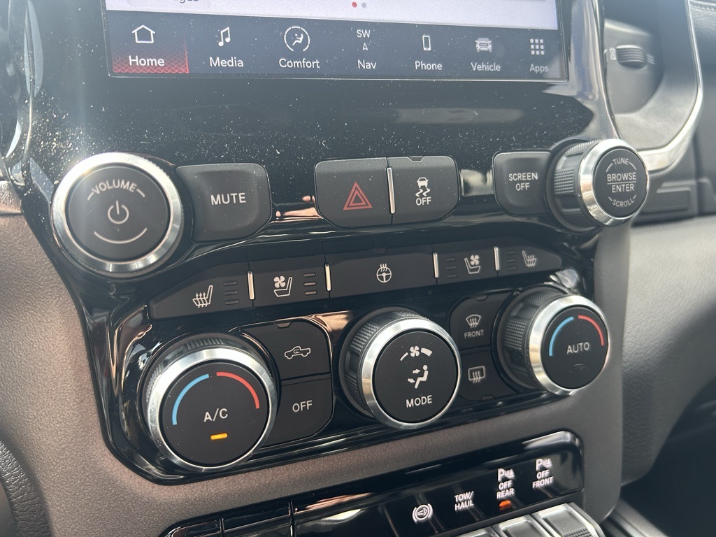 2022 Ram 2500 Laramie photo 17