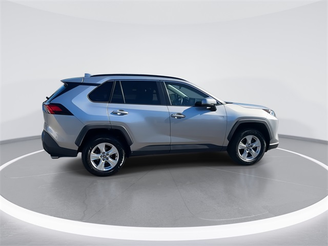2021 Toyota RAV4 XLE photo 8