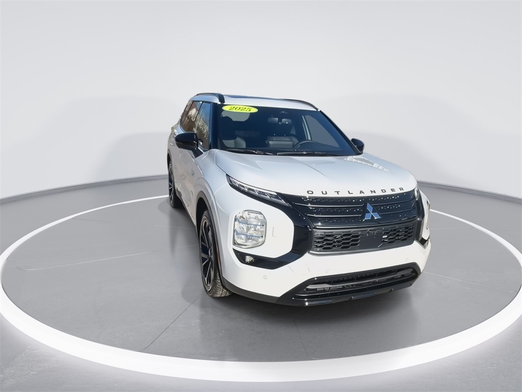 2025 Mitsubishi Outlander PHEV SEL Black Edition photo 3