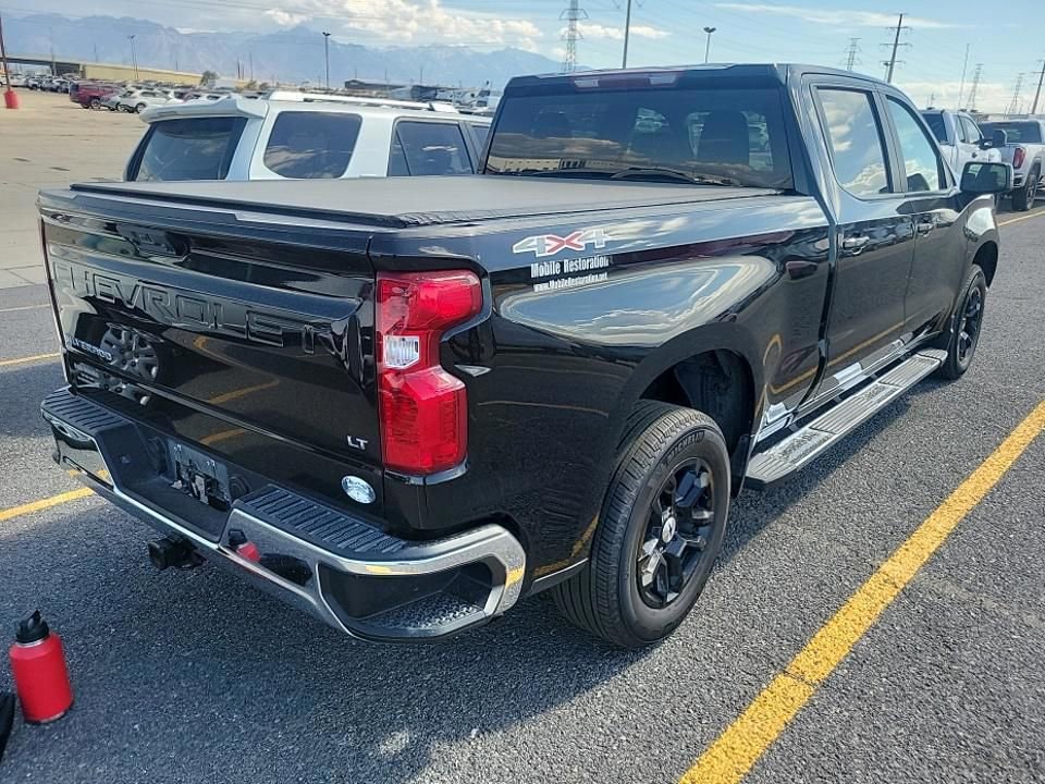 2022 Chevrolet Silverado 1500 LT photo 4
