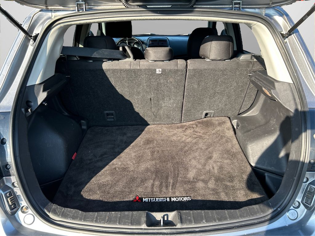 2014 Mitsubishi Outlander Sport SE photo 8