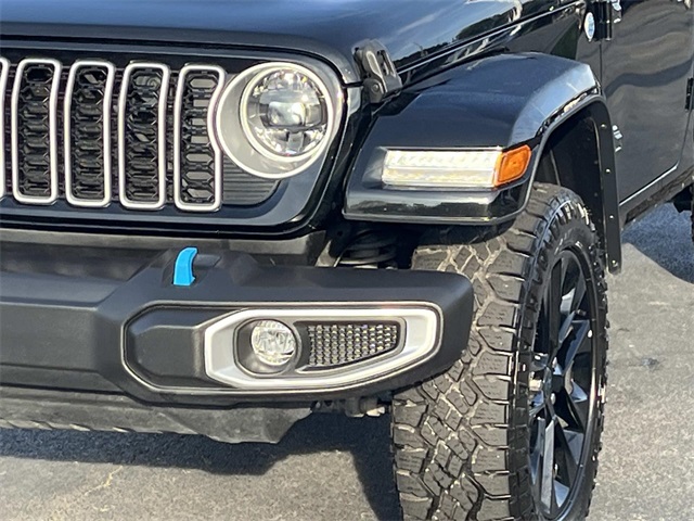 2024 Jeep Wrangler Sahara 4xe photo 9