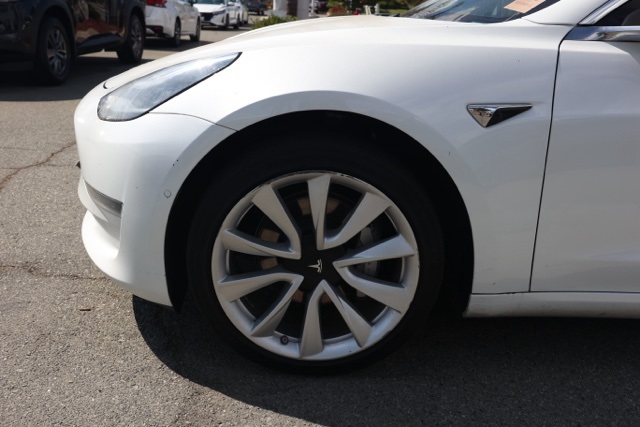 2020 Tesla Model 3 Standard Range Plus photo 9