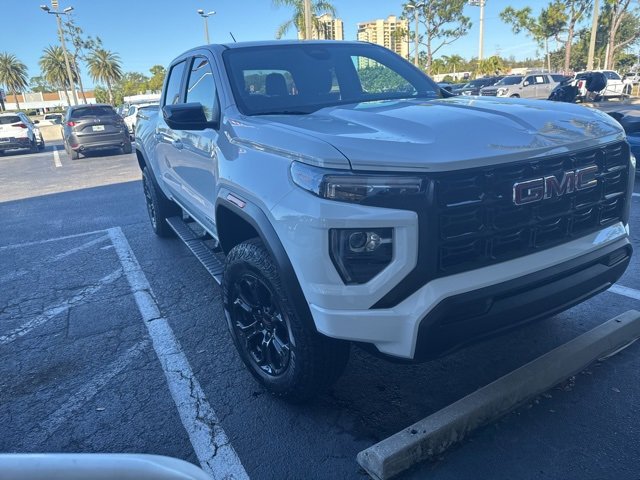 2023 GMC Canyon Elevation's photo