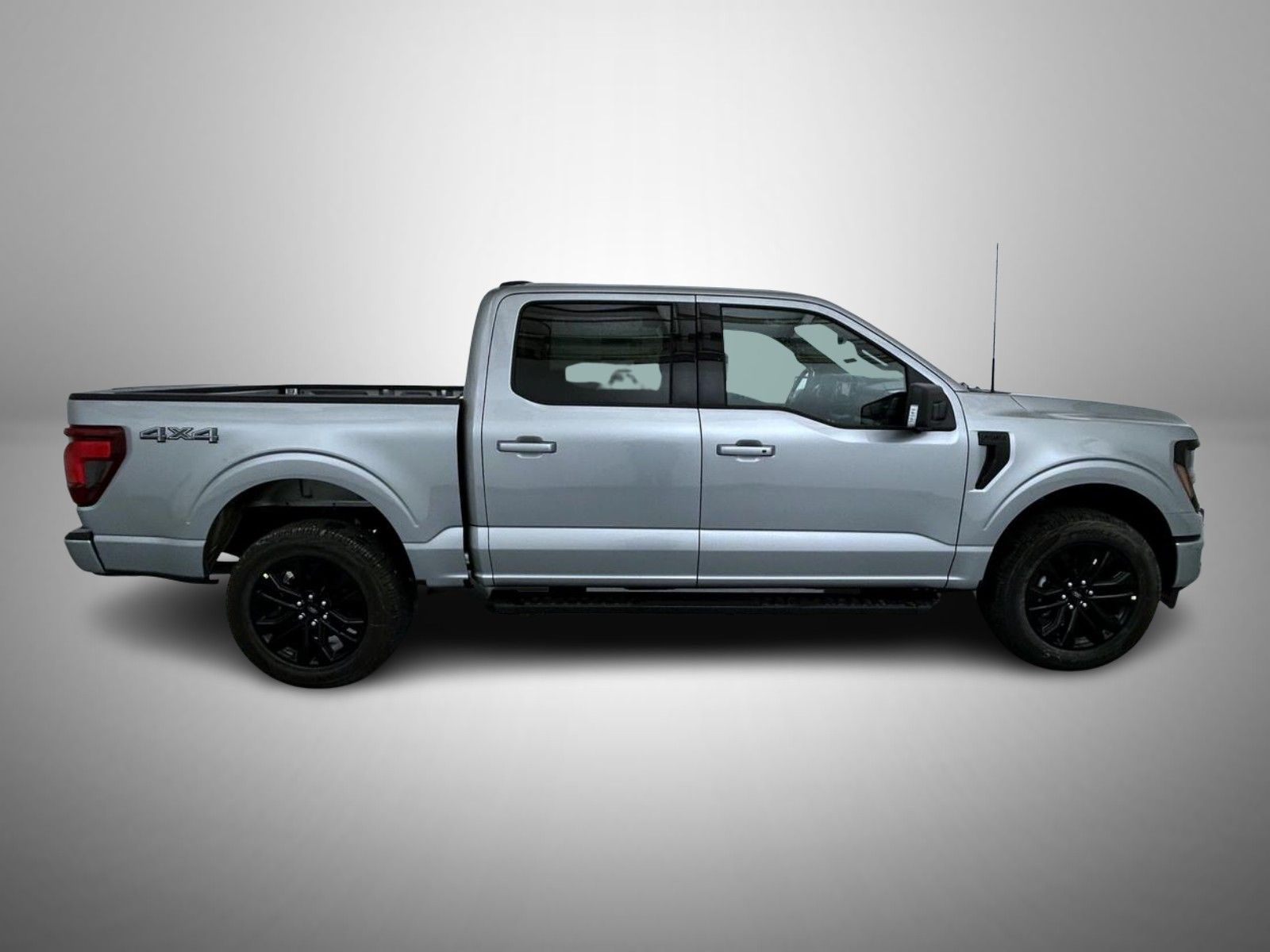 2025 Ford F-150 XLT photo 4