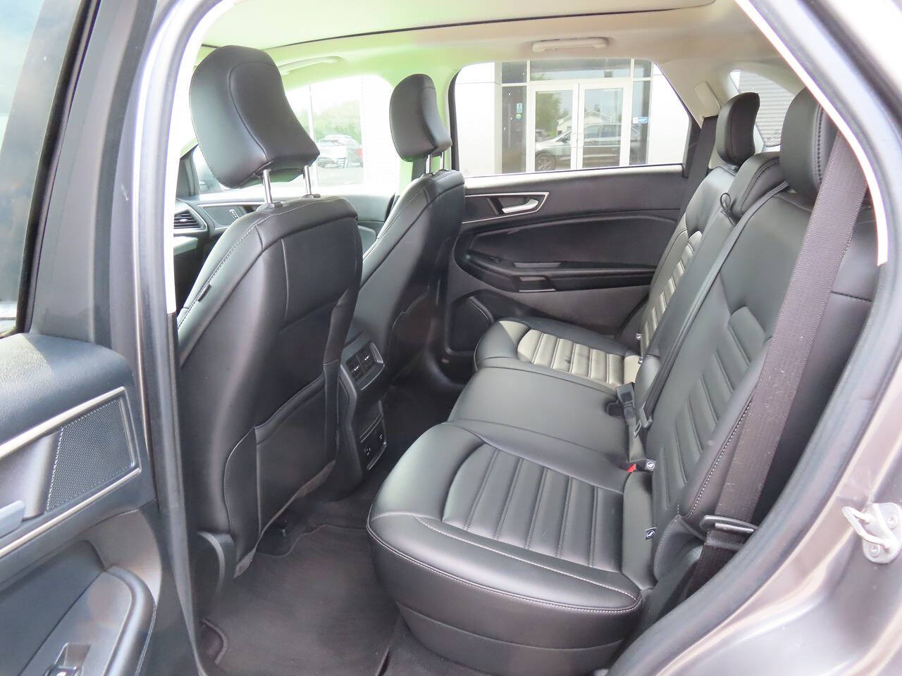 2022 Ford Edge SEL photo 10