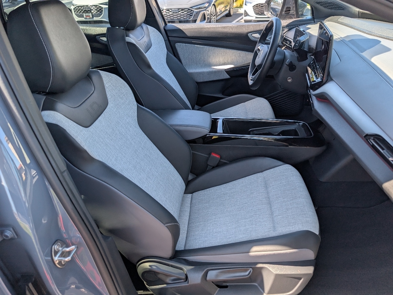 2023 Volkswagen ID.4 Pro photo 6