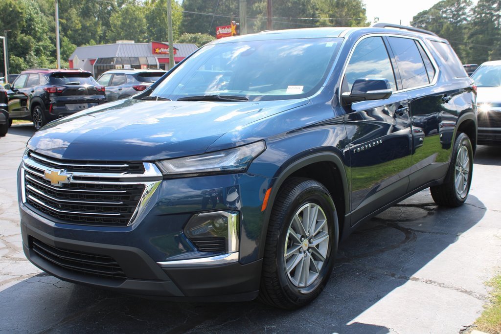 2022 Chevrolet Traverse Cloth photo 2