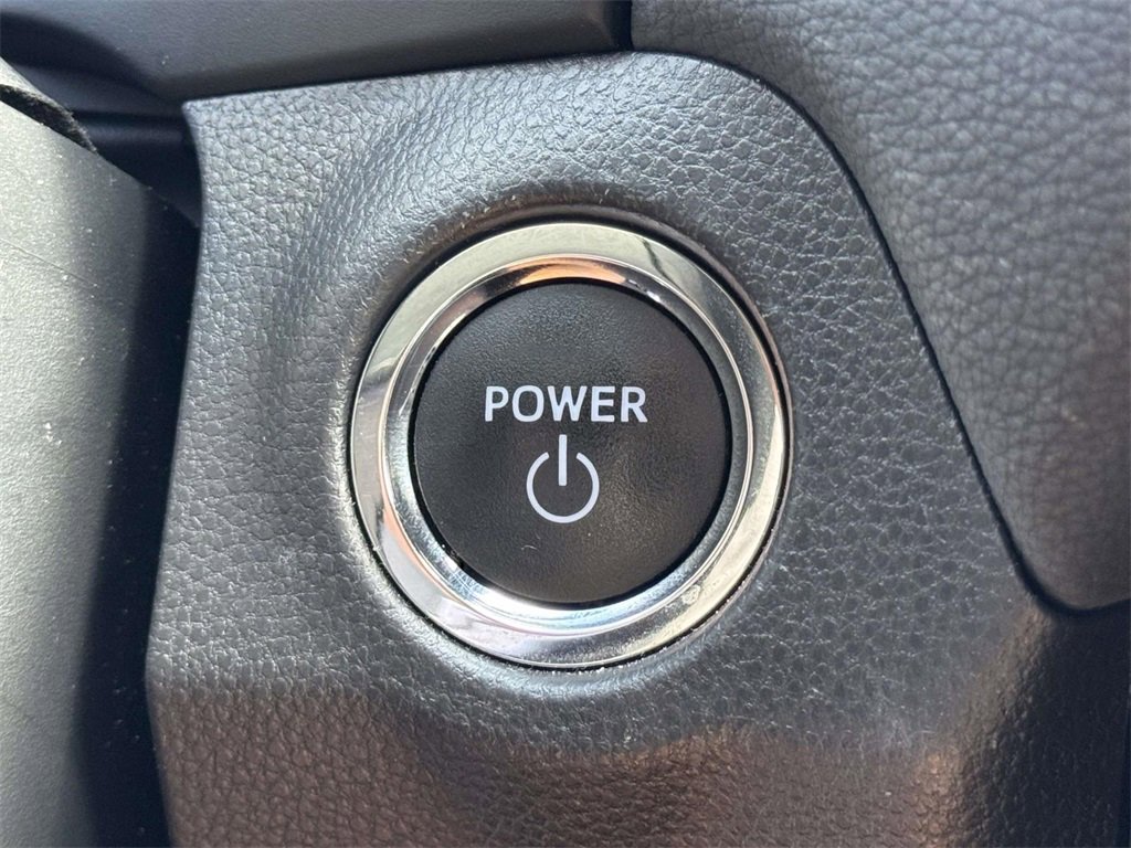 2024 Toyota RAV4 Hybrid XLE photo 5