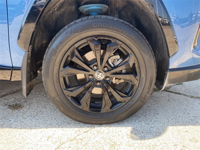 2022 Toyota RAV4 Hybrid SE photo 9
