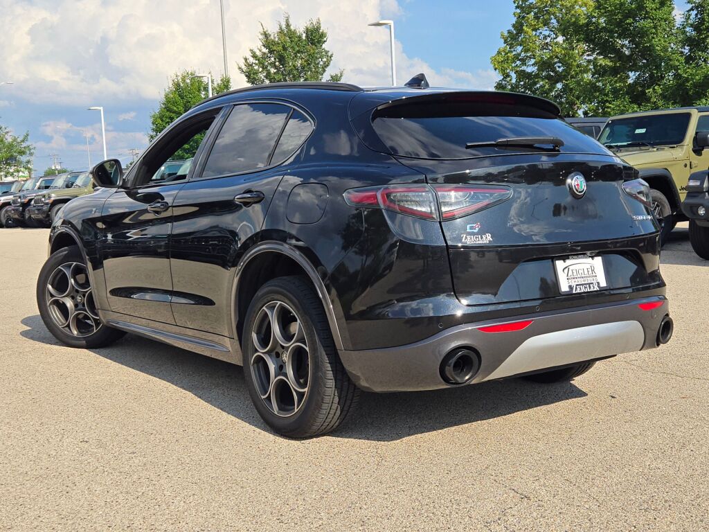 2024 Alfa Romeo Stelvio Ti photo 12