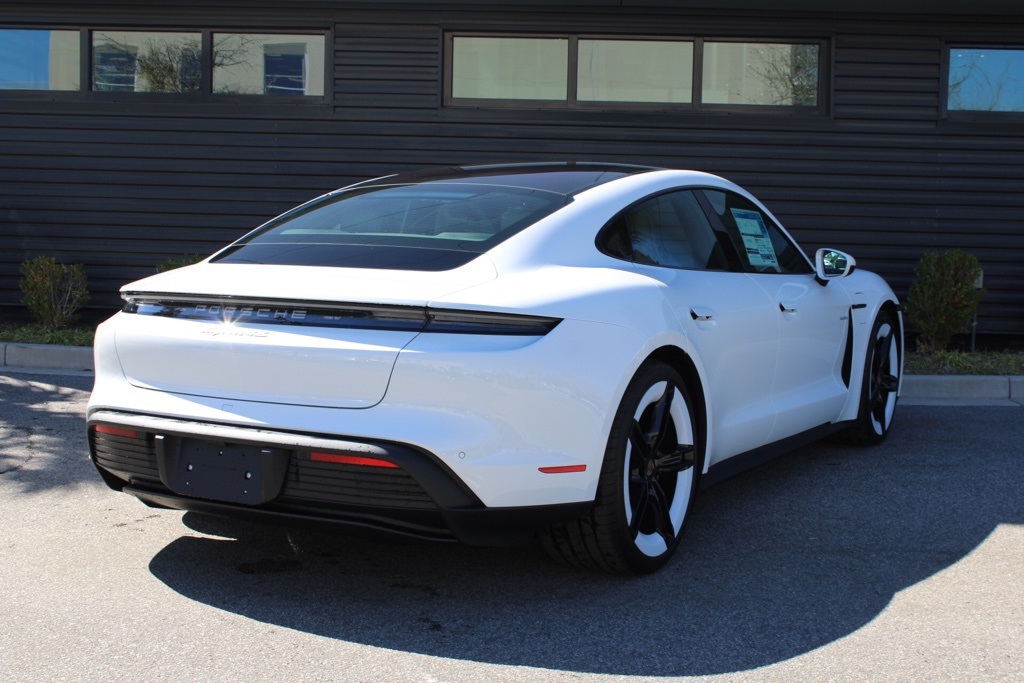2025 Porsche Taycan 4S photo 7