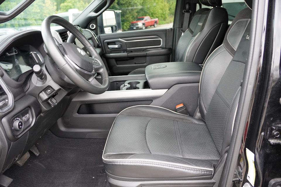 2024 Ram 3500 Laramie photo 18